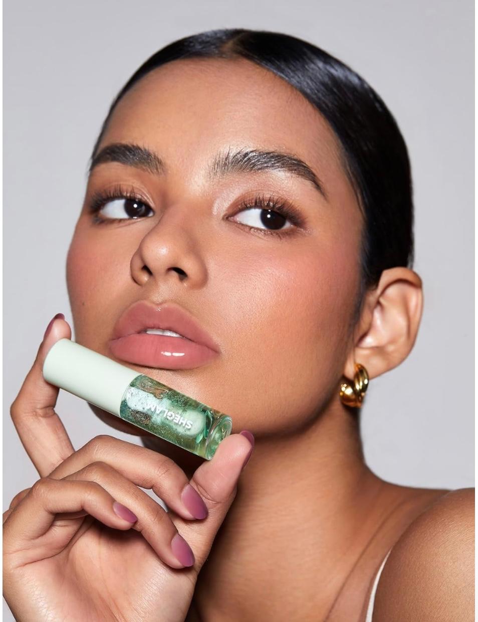 ✨ Jelly Wow Lip Oil – Glossy & Moisturizing Lip Care in Multiple Shades